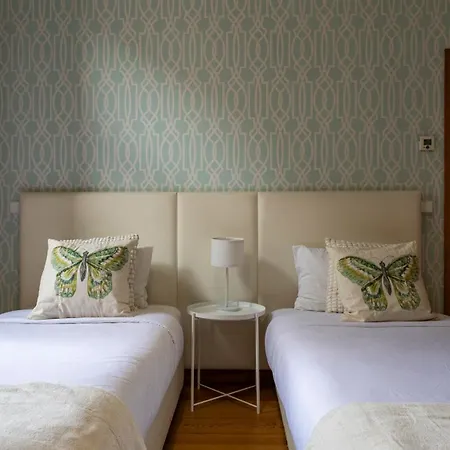 Mouzinho's Place By Lovelystay *