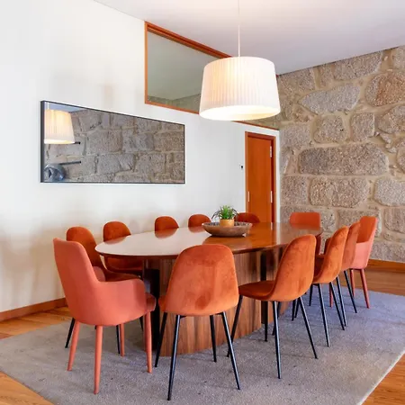 Mouzinho's Place By Lovelystay