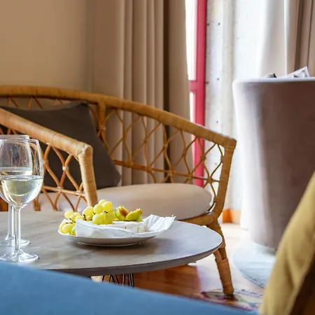 Mouzinho's Place By Lovelystay *