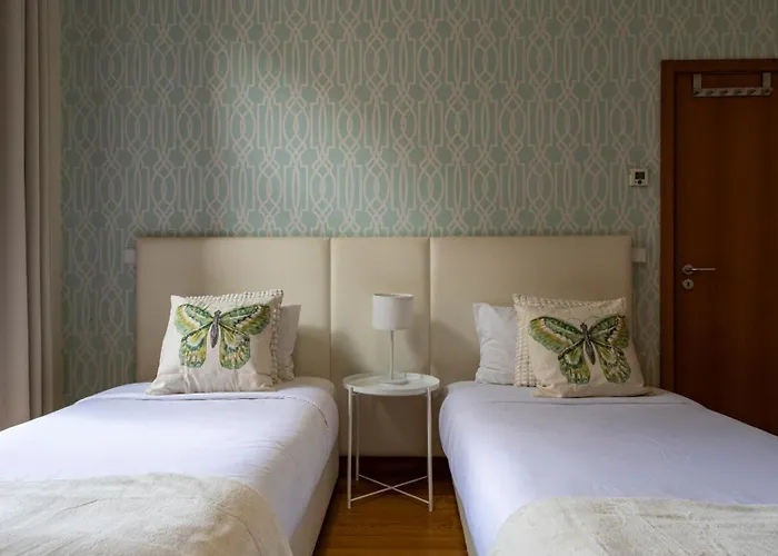 Mouzinho's Place By Lovelystay *