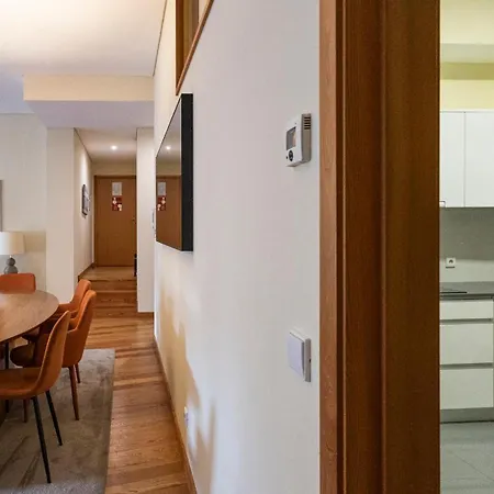 Mouzinho's Place By Lovelystay *